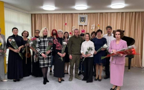 Музична школа Авдіївки подарувала городянам святковий концерт 