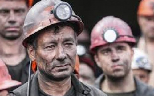 В Донецкой области горняки двух шахт объявили забастовку