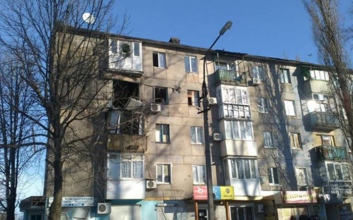 Жителей дома в Авдеевке, в который попал снаряд боевиков,  могут отселить – Жебривский