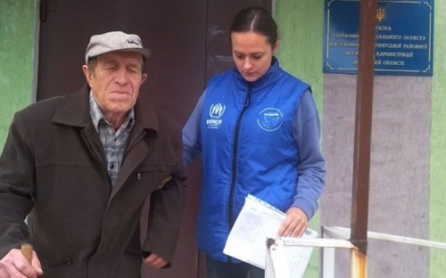 Авдеевские волонтеры восстановили справедливость для 67-летнего незрячего пенсионера