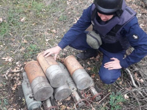 Взрывоопасно: в Донецкой области уничтожили смертоносные предметы