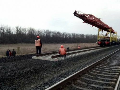Поезда для Донбасса: железнодорожники работают над увеличением пропускной способности (ФОТО)