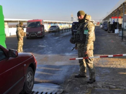 Контрольные пункты въезда-выезда на Донбассе за сутки не смогли пересечь 15 человек