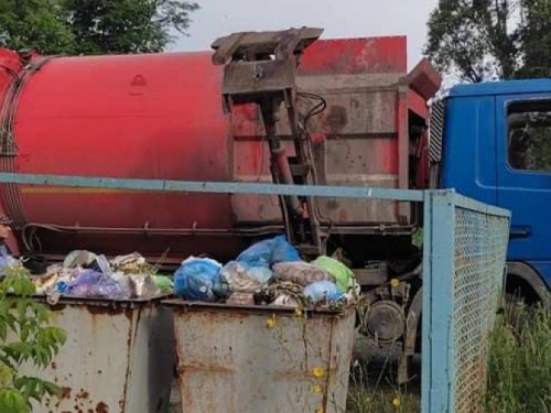 Міське комунальне підприємство поступово звільняє Авдіївку від накопиченого сміття