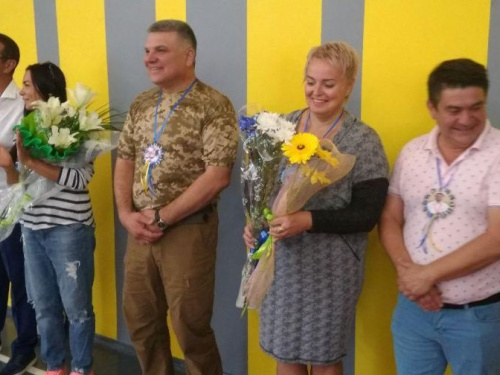 В авдеевской школе торжественно открыли отремонтированный спортзал и новые раздевалки  (ФОТО)