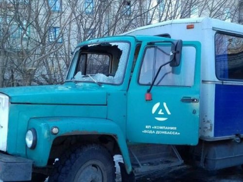 Донецкая фильтровальная станция под прицелом: обстреляны "вахтовка" и автобус