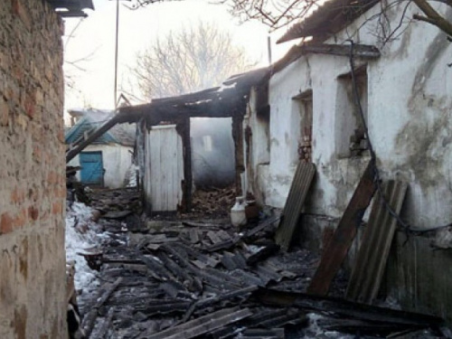 Авдеевка  подверглась ночному обстрелу – повреждены 8 домов (ФОТО)