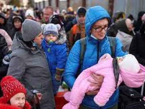 ООН: через війну з України виїхало понад 4 мільйони біженців, половина з них - діти