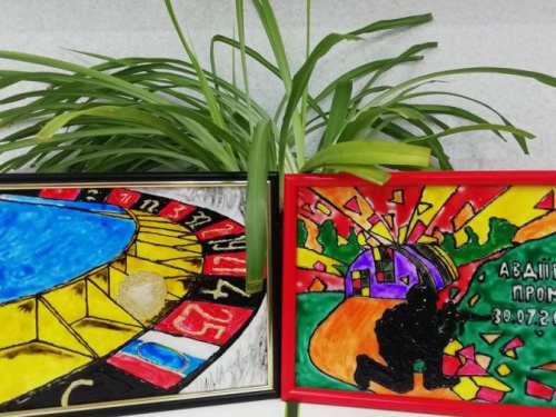 В Авдіївці для дітлахів провели майстер-клас з розпису вітражними фарбами та книжкову виставку