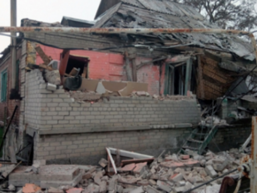 Четыре частных дома и пятиэтажка  получили  повреждения в  результате обстрела Авдеевки