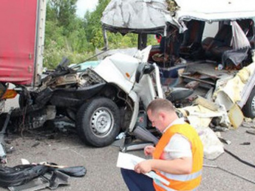  Жуткие ДТП в Украине стали причиной для введения тотального контроля перевозчиков и возвращения скоростного режима