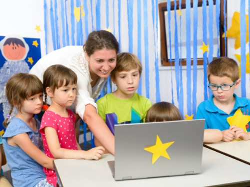 В Україні 250 тисяч дітей навчаються у дитсадках онлайн