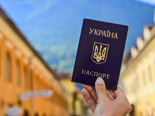У граждан Украины будут изымать бумажные паспорта
