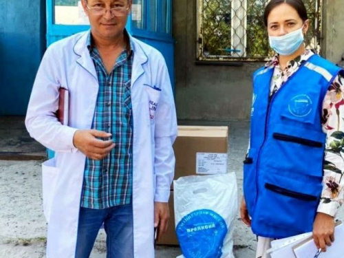 Команда «Пролиски» передала лекарства в медучреждения Авдеевки и Ясиноватского района