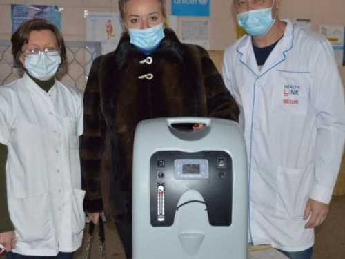ОО «Авдеевка. Платформа совместных действий» при поддержке АКХЗ приобрела три кислородных концентратора для горбольницы