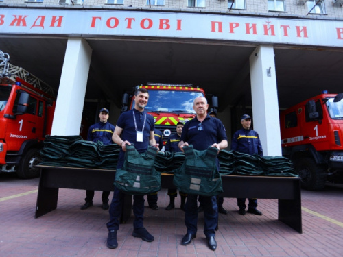 Метінвест забезпечує рятувальників України амуніцією