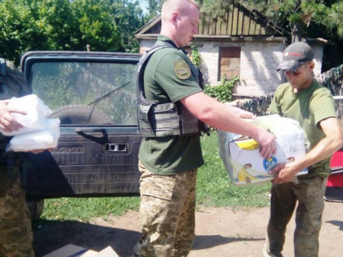 Авдеевские «симики» привезли помощь военным и получили помощь для гражданских (ФОТО)