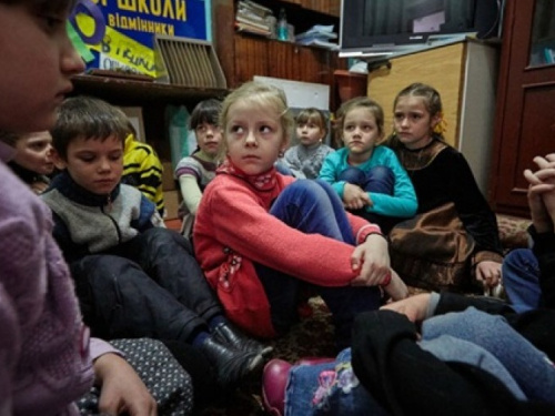 Сотням тысяч детей Донбасса нужна психологическая помощь, - ООН