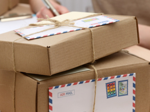 Як відправити посилку закордоном? Поштові сервіси у Польщі, Румунії, Угорщині, Німеччині, Чехії і Молдові