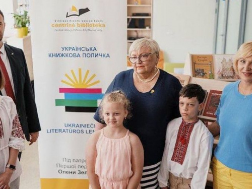 У бібліотеках Європи відкривають полички з українськими книжками