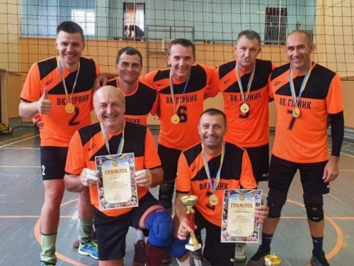 В Авдіївці пройшли змагання з волейболу серед ветеранів спорту