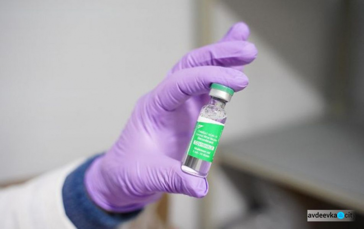 Вакцинация в Украине: медики рассказали о возможных побочных эффектах от Covishield