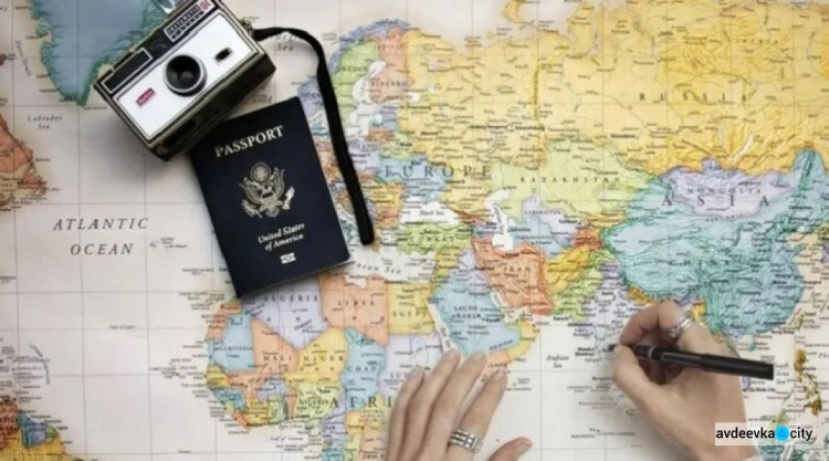 В Украине теперь можно оформлять электронный паспорт и электронный загран. Как это сделать