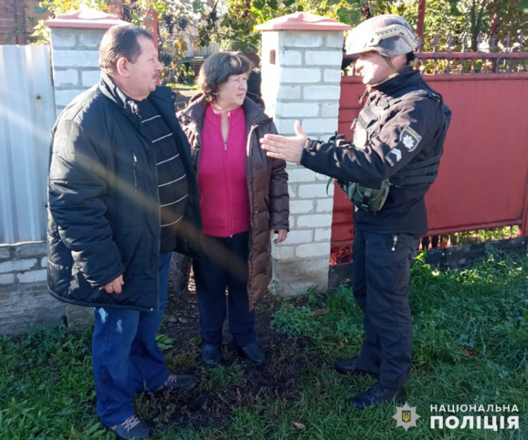 Поліцейські Авдіївки евакуювали з Орлівки літнє подружжя