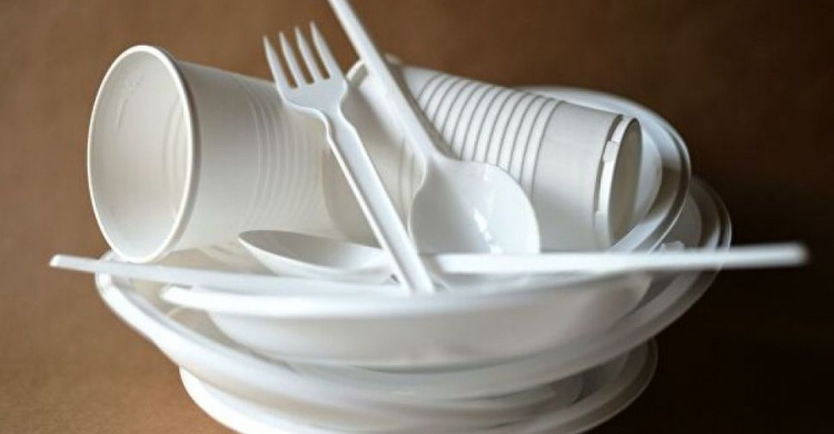 В Украине хотят запретить пластиковую одноразовую посуду