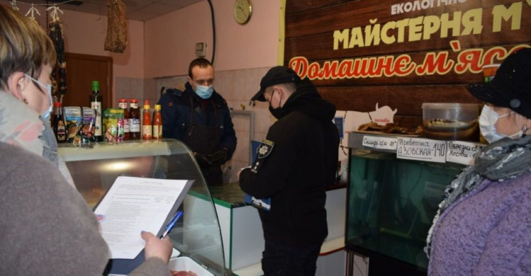 Мобільна група контролю за дотриманням протиепідемічних заходів провела рейд в об’єктах торгівлі смт Очеретине