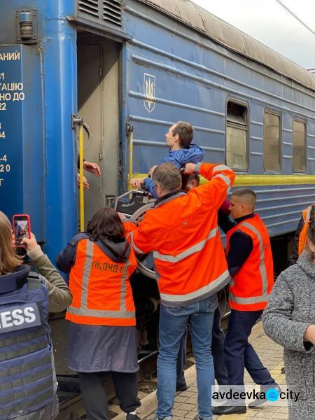 «Укрзалізниця» продовжує процес евакуації мешканців з Покровська