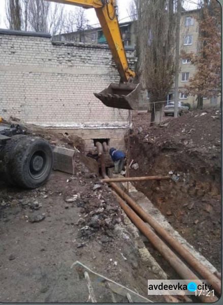 Работники КП «СЕЗ» продолжают работы по благоустройству  Авдеевки ( ФОТОФАКТ)