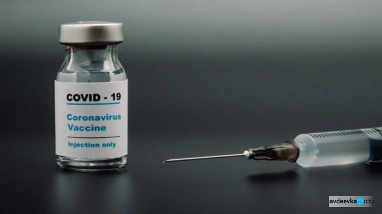 Третья доза вакцины: кто сможет получить прививку в Украине
