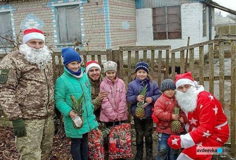 Волонтеры запустили в соцсетях новогодний флешмоб в поддержку военных