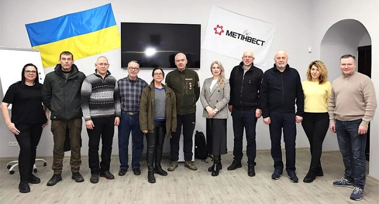 Важлива розмова: представники "Серця Азовсталі" та Американської асоціації AWP зустрілися з ветеранами Каметсталі