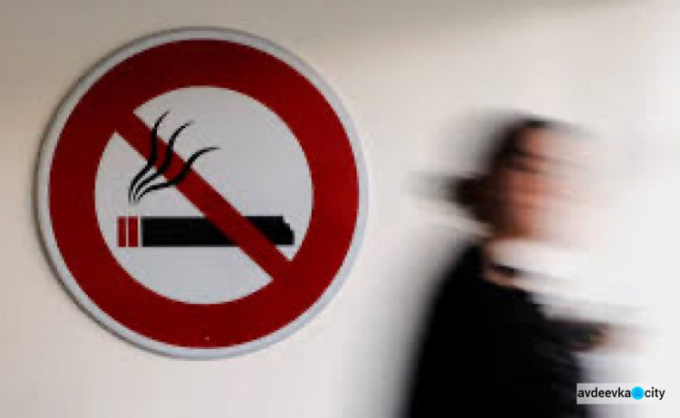 Сигарети зникнуть із супермаркетів, а електронні заборонять навіть рекламувати: що чекає на курців