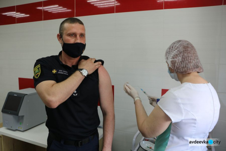 Вакцинація від COVID-19 рятувальників Донеччини триває