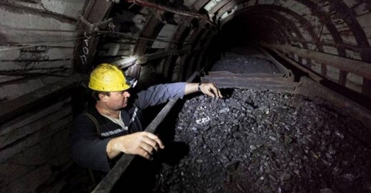 В Украине добыча угля упала еще на четверть