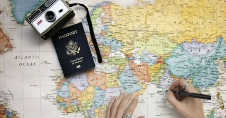 В Украине теперь можно оформлять электронный паспорт и электронный загран. Как это сделать