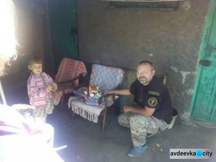 Христианская Служба Спасения передала в Авдеевку гуманитарную помощь (ФОТО)