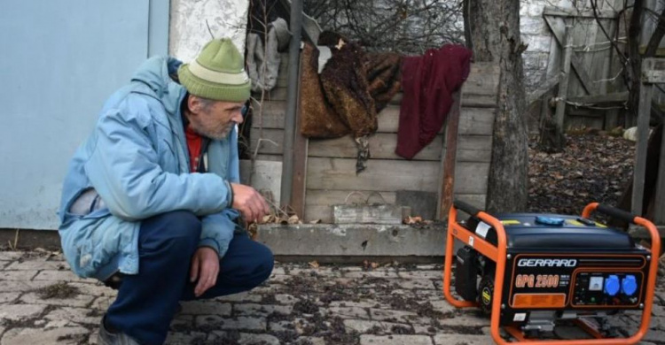 Жителям обстрелянного поселка в Покровском районе ДонОГА поможет восстановить дома