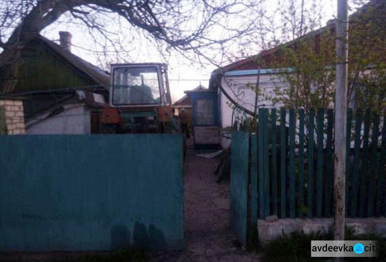 В Донецкой области двое  мужчин попытались распилить снаряд: один погиб, второй в больнице
