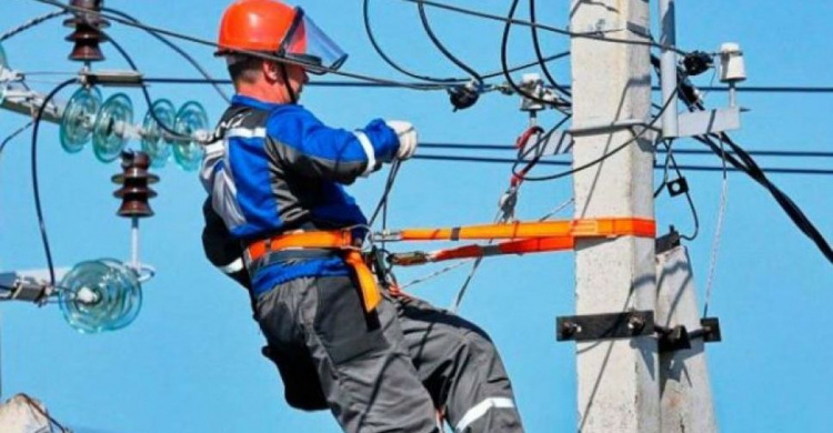 В Донецкой области 11 населенных пунктов остались без электроснабжения