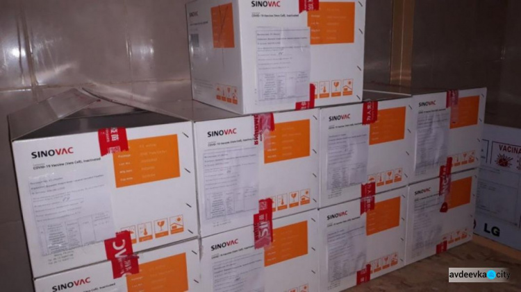 Донеччина отримала вакцину виробництва Pfizer-BioNTech та китайської компанії Sinovac Biotech