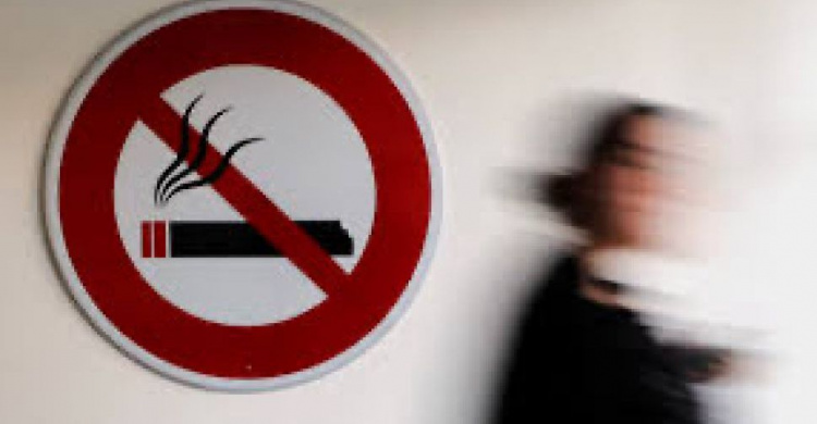 Сигарети зникнуть із супермаркетів, а електронні заборонять навіть рекламувати: що чекає на курців