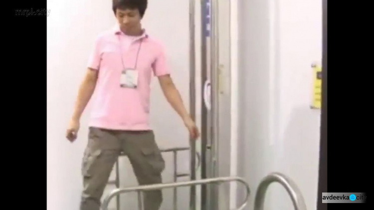 Корейский чудо-лифт спасает людей из высоток (ФОТО+ВИДЕО)
