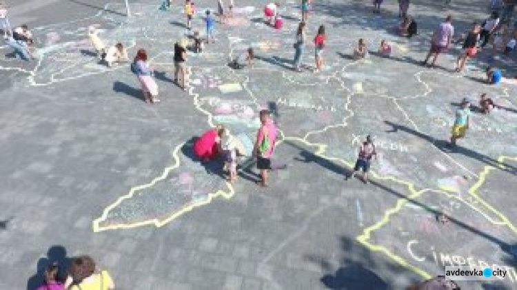 В Краматорске нарисовали самую большую карту Украины