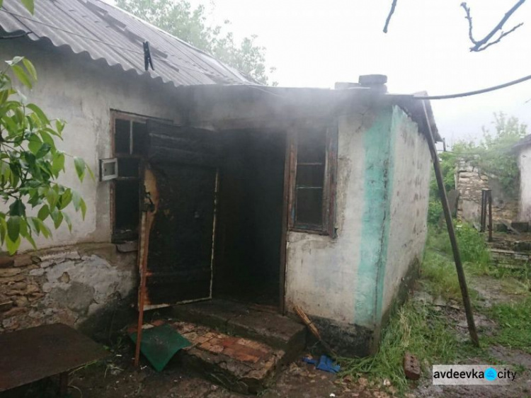 В прифронтовом селе на Донбассе погиб мужчина при пожаре