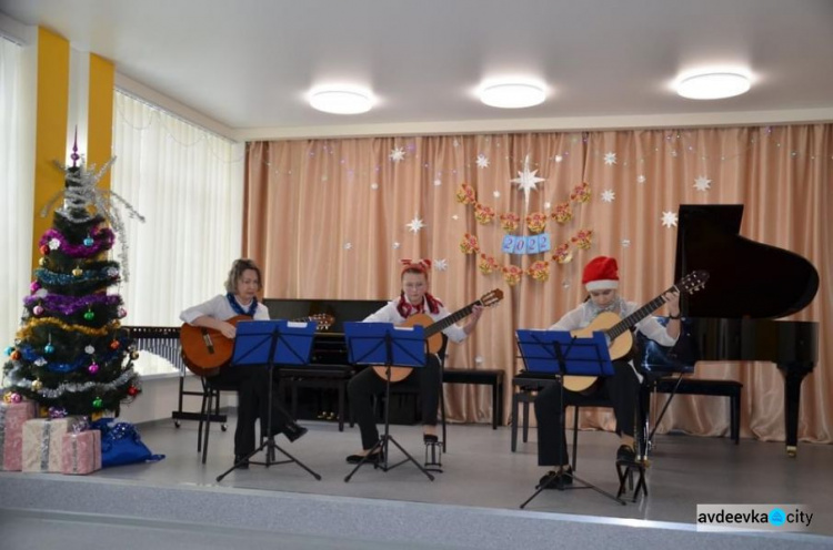 В оновленій концертній залі музичної школи пройшли два фестивалі дитячої творчості