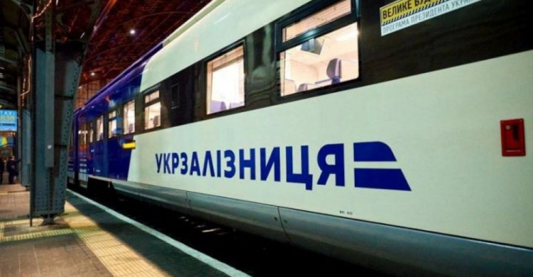 "Укрзалізниця" призначила на 1 травня евакуаційні рейси: звідки і куди можна виїхати
